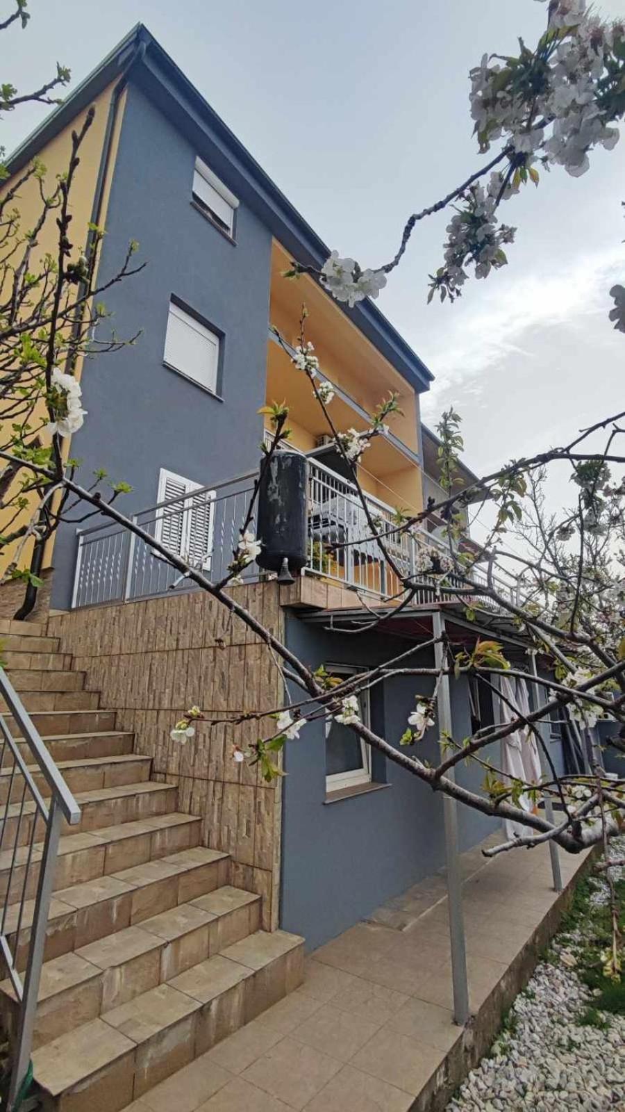 Apartments New Charming セニ エクステリア 写真
